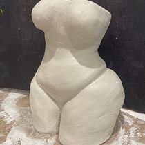My project for course: Clay course: Modeling Figures. Een project van Craft, Keramiek,  Interieurdecoratie, DIY, Anatomisch tekenen y  Beeldende kunst van irina.bylym - 23.09.2024