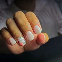 Mi proyecto del curso: Introducción al nail art. Decorative Painting, Design, Traditional illustration, Painting, and Pattern Design project by mariaeugeniaduerto - 09.26.2024