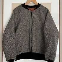 Mi proyecto del curso: Corte y confección de una cazadora bomber desde cero. Design de moda, Modelagem e confecção, e Costura projeto de Fernando Guerra - 28.09.2024