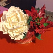 Mi proyecto del curso: Esculpir flores con porcelana fría. Un progetto di Artigianato, DIY, Design floreale e vegetale e Scultura di Karina Fernandez Curcio - 08.10.2024