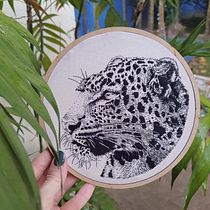 Meu projeto do curso: Desenho com linha. Desenho, Bordado, Tecido, Ilustração tradicional, Desenho realista, e Design têxtil projeto de Gabriela Ub - 13.10.2024