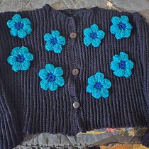 Mi proyecto del curso: Crochet: teje un suéter colorido con aplicaciones florales. Projekt z dziedziny Sz, dełkowanie, Wzornictwo tekst i liów użytkownika avfala - 13.10.2024
