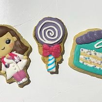 Mi proyecto del curso: Decoración de galletas con royal icing para principiantes. Design, DIY, and Painting project by Jocelyn Delgado - 10.15.2024