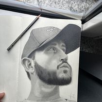 Il mio progetto del corso: Ritratto su blocco da disegno: esplora il volto umano. Artistic Drawing, Drawing, Portrait Drawing, Sketchbook, and Sketching project by lucasalva2511 - 11.12.2022