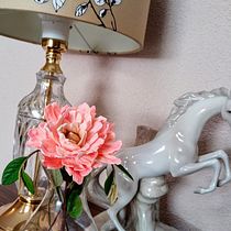 Mi proyecto del curso: Esculpir flores con porcelana fría. Un progetto di Artigianato, DIY, Design floreale e vegetale e Scultura di ELENA MUÑOZ - 21.10.2024