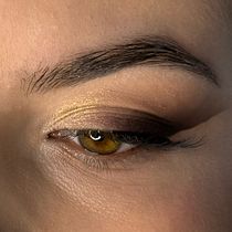 Il mio progetto del corso: Introduzione al make-up professionale. Un projet de Direction artistique, St, lisme, Photographie de mode , et Cinéma, vidéo et télévision de Mocanu Bianca-Maria - 02.11.2024