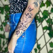 Mi proyecto del curso: Tatuaje botánico con puntillismo Ein Projekt aus dem Bereich Tattoodesign, Traditionelle Illustration und Botanische Illustration von Oscar Cerquera - 08.11.2024