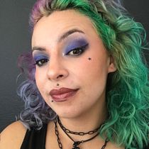 Mi proyecto del curso: Introducción a las técnicas profesionales de maquillaje. Un projet de Direction artistique, St, lisme, Photographie de mode , et Cinéma, vidéo et télévision de Erika Nuñez Escobar - 09.11.2024