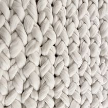 My project for course: Introduction to Arm Knitting and Wool Dyeing. Un progetto di Fiber Art, Interior Design, Tintura tessile, Maglia e Textile Design di nevemvivien - 10.02.2023