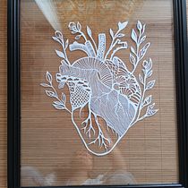 Mi proyecto del curso: Introducción al arte de recortar papel con la técnica Kirie. Un projet de Artisanat, DIY, Illustration traditionnelle , et Papercraft de u.ctelles - 16.11.2024