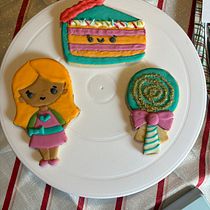 Proyecto final Galleta de pastel, paleta y muñeca.. Baking, Edible Art & Icing project by Melanie Bonilla - 11.29.2024