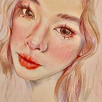 First portrait w/ new technique. Desenho com lápis de cor, Desenho, Desenho de retrato, e Sketchbook projeto de Sia Lee - 27.12.2024