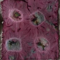Shibori technique and Natural dyeing. Arts, Crafts, Fashion Design, Fiber Arts, Jewelr, Design, Textile Design, Textile D, and eing project by Zeynep FIRAT - 01.17.2025