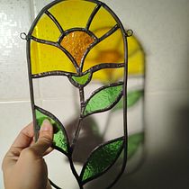 Representación de flor en vidriera contemporánea. Een project van Ontwerp van accessoires,  Interieurdecoratie, DIY e Interieurontwerp van Nerea Ruiz - 27.01.2025