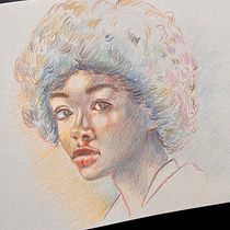 My Portrait with colourpencils. Un progetto di Disegno con matite colorate, Disegno, Disegno di ritratti e Sketchbook di henrikeboedler - 28.01.2025