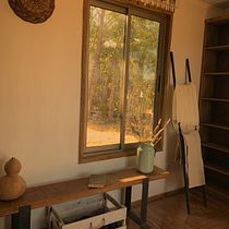 Decoración recibidor Farmhouse. Projekt z dziedziny  Dekoracja wnętrz, Dekoracja wnętrz i Projektowanie przestrzeni użytkownika Silvana Ayala Valdivia - 03.02.2025