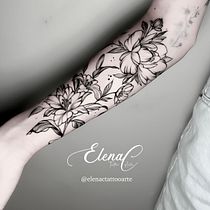 Tatuaje Floral. - Botánico. Un progetto di Disegno digitale, Disegno e Design di tatuaggi di Elena Concepción Molina - 10.02.2025