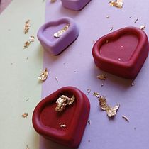 Mi proyecto: imán en forma de corazón y bandeja para joyas. Un projet de Création d'accessoires, Artisanat , et DIY de andrea_trifan - 13.02.2025