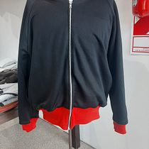 Bomber Roja y Negro. Design de moda, Modelagem e confecção, e Costura projeto de romefashion.oficial - 10.03.2025