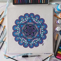 Mandala Chikitos . Un projet de Peinture acr, lique, Dessin, Peinture, Illustration traditionnelle, Design , Créativité, Dessin artistique , et Théorie des couleurs de Andrea Elizabeth Pedraza Monter - 12.03.2025