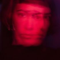 Experimenta fácilmente. Un proyecto de Fotografía artística, Fotografía en interiores, Iluminación fotográfica, Fotografía, Post-producción fotográfica		 y Fotografía de retrato de Noemi Laro - 12.03.2025