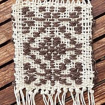 Patrón con telar. Un progetto di Artigianato, Fiber Art, Design interattivo, Pattern design e Tessitura di ROSA G - 15.04.2025