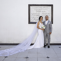 Novios Formales y felices. Un proyecto de Composición fotográfica, Fotografía, Fotografía de retrato y Fotografía documental de Juan Ramón Monsalve Huerta - 22.04.2025