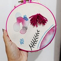 Projeto livre. Embroider, Watercolor Painting, and Textile Design project by Thayná Santos - 04.23.2025