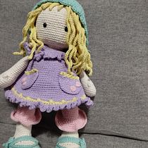 Boneca amigurumi. Amigurumi, Artesanato, Crochê, Tecido, Design têxtil, e Design de brinquedos projeto de Keisy Rodrigues - 02.05.2025