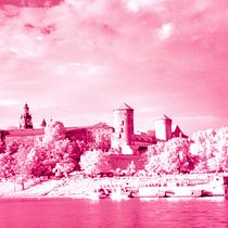 Wawel Castle, krakow. Un projet de Photographie d'architecture, Théorie des couleurs, Photographie extérieure, Postproduction photographique, Photographie, Photographie artistique , et Éclairage photographique de Amanda Ferreira da Silva - 04.05.2025