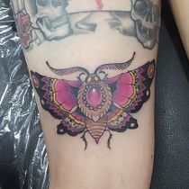 Pearl Moth. Digital Drawing, Digital Illustration, Drawing, Traditional illustration, and Tattoo Design project by Galo Rivadeneira - 05.13.2025