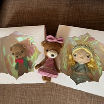 Ricitos de oro y los 3 ositos. Amigurumi, Crochê, e Design têxtil projeto de Catalina García Bolaños - 13.05.2025