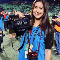Wendy Arellano - Voice Actor in Training . Un proyecto de Audio, Comunicación, Cine, Cine, vídeo, televisión, Producción audiovisual					 y Redacción de contenidos		 de Wen Arellano - 15.05.2025
