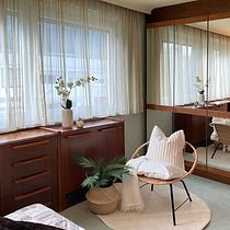 Fotos meines Elternhauses für Verkauf. Un proyecto de Arquitectura interior, Fotografía, Fotografía publicitaria, Fotografía arquitectónica, Interiorismo y Fotografía en interiores de ano_nym - 18.05.2025