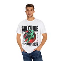 Solitude T-Shirt. Tipografia, e Desenho tipográfico projeto de Richard Alamino - 19.05.2025