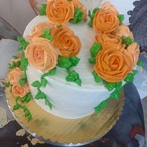 Flores de crema de mantequilla en mi caso merengue Italiano  Ein Projekt aus dem Bereich Design, DIY, Kuchendekoration und Tortendesign von pikkolocake - 21.05.2025
