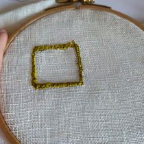 Mini muestrario para calados en ropa . Un projet de Création d'accessoires, Broderie, Art textile , et Design textile de cristinasl_95 - 22.05.2025