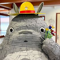 Totoro du carnaval . Arts, Crafts, Character Design, Fine Arts, and Sculpture project by tpestre - 05.27.2025