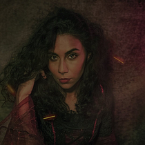 La Bruja. Studio Photograph, Portrait Photograph, Photograph, Post-production, Fine-Art Photograph, Photo Retouching, Photomontage, and Self-Portrait Photograph project by Aline Cardoso Santos - 05.28.2025