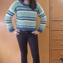 Suéter a crochet lleno de color y texturas . Crochet, Fashion Design, Fiber Arts, and Textile Design project by Sandy Magno - 06.01.2025