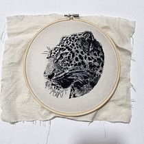 Jaguar. Un proyecto de Dibujo, Bordado, Tejido, Ilustración tradicional, Dibujo realista y Diseño textil de Verónica Estrada - 03.06.2025
