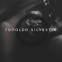 Projeto Final_ Ronaldo Silvestre. Un proyecto de Br, ing e Identidad, Tipografía y Diseño tipográfico de Arthur Cantarelli - 06.06.2025