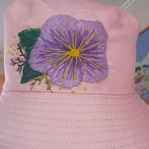 Primer Proyecto de Bordado  en TUL. Accessor, Design, Botanical Illustration, Embroider, and Textile Design project by Alejandra Céspedes Arenas - 06.11.2025