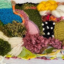 Busy Mind . Een project van Ontwerp van accessoires, Craft,  Interieurdecoratie, Borduurwerk, Textiel, Punch needle, Weven y Textielontwerp van Lili Greene - 11.06.2025