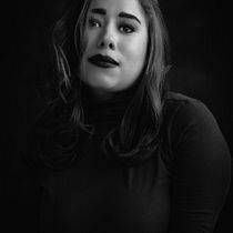 Fine Art Portrait Series – Luz natural, corazón y mucha intención  Ein Projekt aus dem Bereich Fotografische Komposition, Fotografie und Digitalfotografie von Alejandra Muñoz - 11.06.2025