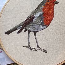 Pintar con hilo "Petirrojo Europeo" Ein Projekt aus dem Bereich Stickerei, Traditionelle Illustration und Textildesign von Daniela De la Fuente - 12.06.2025