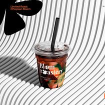 Bloom Roastery – A Visual Universe for a Coffee Brand Ein Projekt aus dem Bereich Br, ing und Identität, Farbenlehre, Design, Designverwaltung, Digitales Design, Verlagsdesign, Grafikdesign, Logodesign, T, pografie, T und pografisches Design von Alexandra Soroka - 13.06.2025