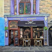 Edinburgh Cafe in guache. Architectural Illustration, Gouache Painting, Painting, and Sketching project by wendyjevans808 - 06.15.2025