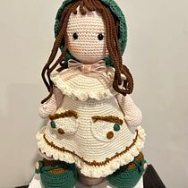 Muñeca Romántica . Amigurumi, Artesanato, Crochê, Tecido, Design têxtil, e Design de brinquedos projeto de monicalma - 16.06.2025