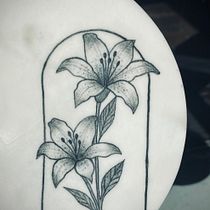 Lírios enquadrado. Tattoo Design project by laissmatos - 06.17.2025